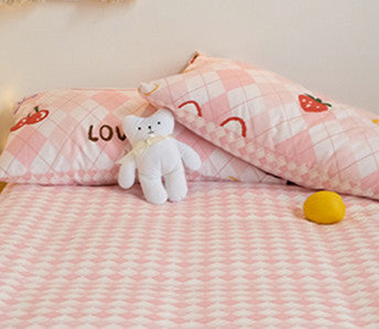 Rabbits Strawberry Bedding Set JK2491