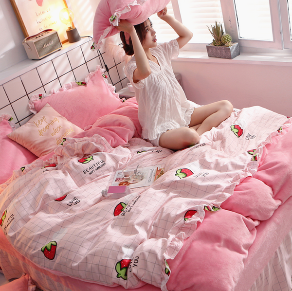 Fashion Strawberry Bedding Set JK2459