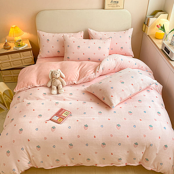 Soft Strawberry Bedding Set JK3342